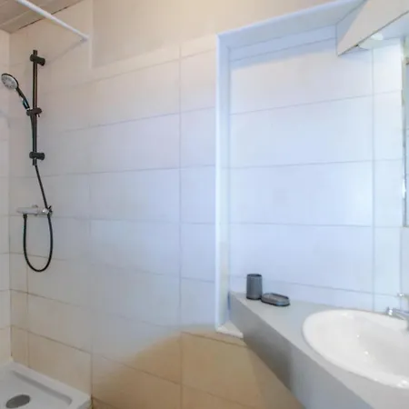 Beautiful In With Swimming Pool Holiday home *