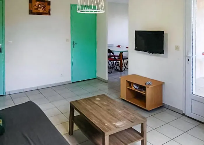 2 Bedroom Cozy In Сasa de vacaciones Lablachère